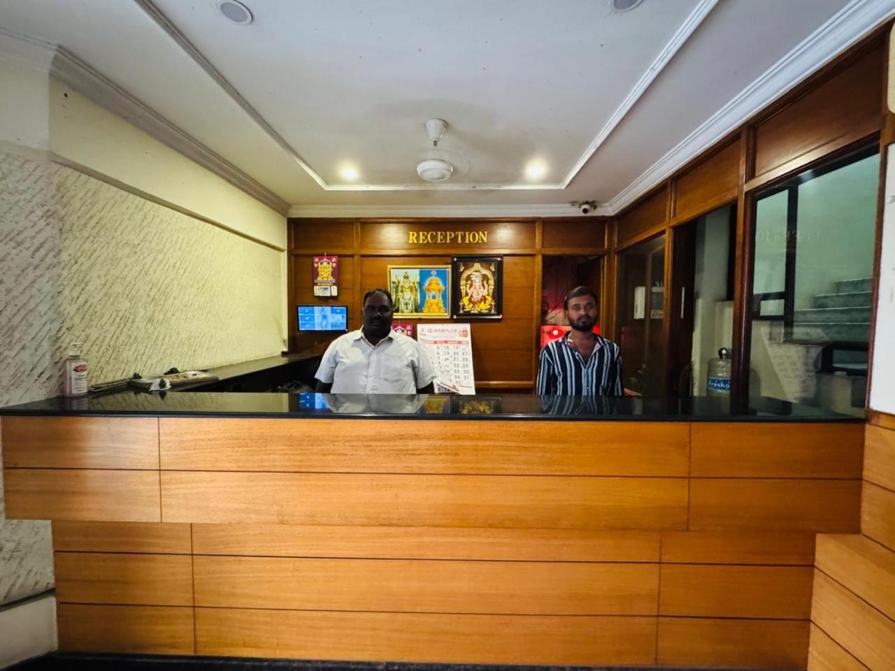 Hotel Priya Towers Nāmakkal Exterior foto